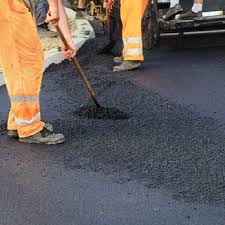 Best Recycled Asphalt Driveway Installation  in Lakes East, CT